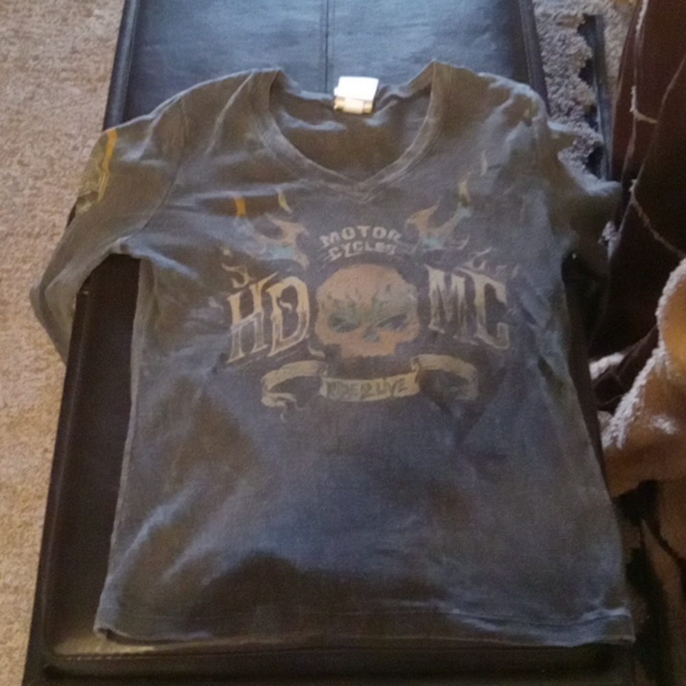 Shirt - Picture 2 of 8